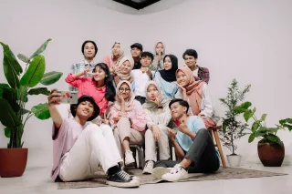 Thumbnail contoh foto force/foto ramean di Vibesroom Studio